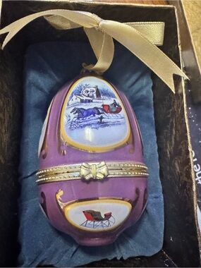 Purple Mr Christmas musical Christmas ornament (needs a new battery)